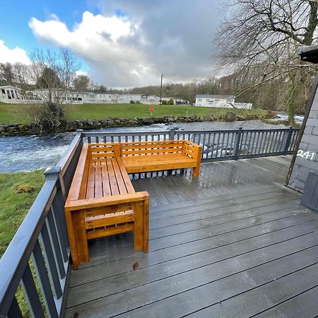 Stunning 3 Bed Riverside Cabin In Snowdonia Caeathro Buitenkant foto