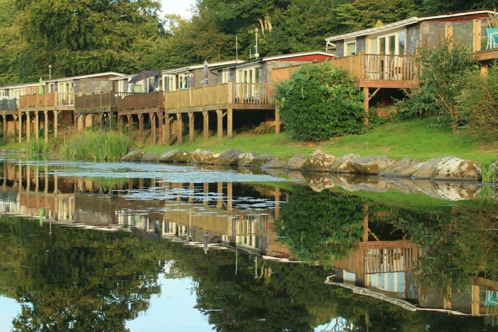 Stunning 3 Bed Riverside Cabin In Snowdonia Caeathro Buitenkant foto