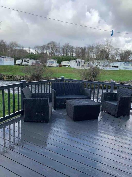 Stunning 3 Bed Riverside Cabin In Snowdonia Caeathro Buitenkant foto