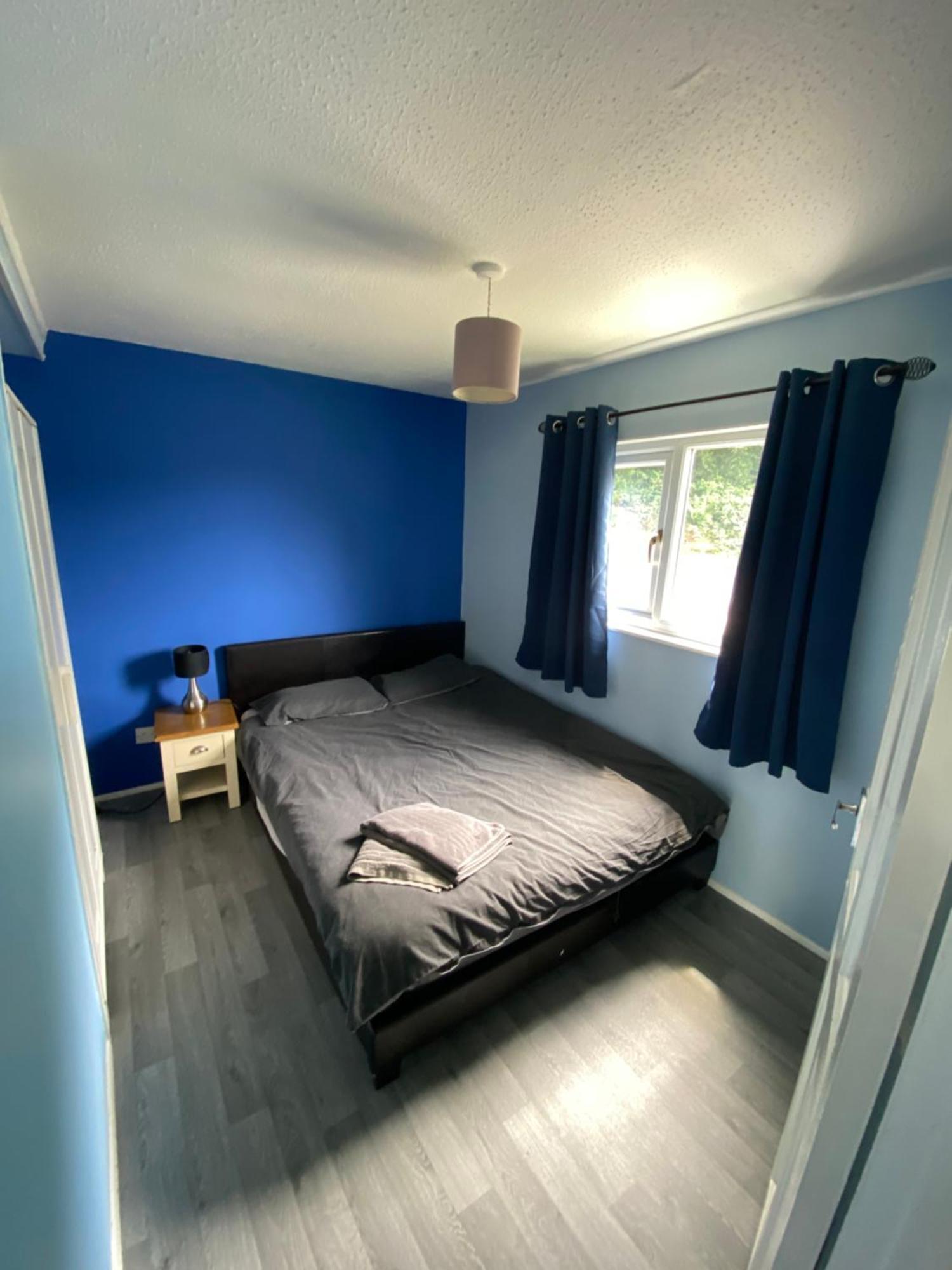 Stunning 3 Bed Riverside Cabin In Snowdonia Caeathro Buitenkant foto