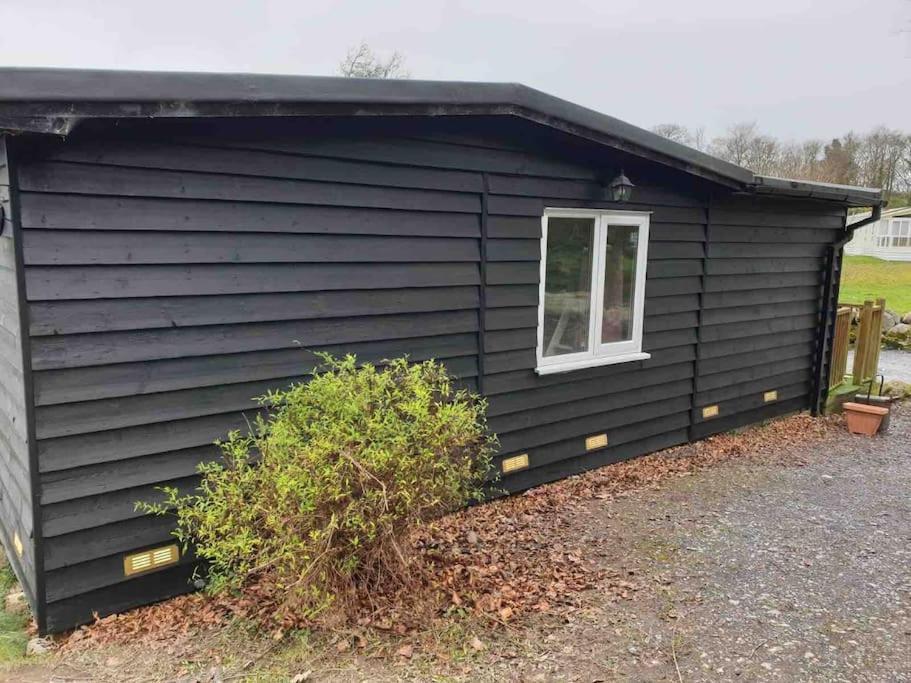 Stunning 3 Bed Riverside Cabin In Snowdonia Caeathro Buitenkant foto